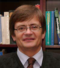 Dr Manfred Luetzow